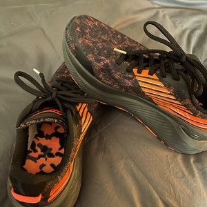 Saucony Adrian-endorphin speed barely worn size 8 1/2 women’s